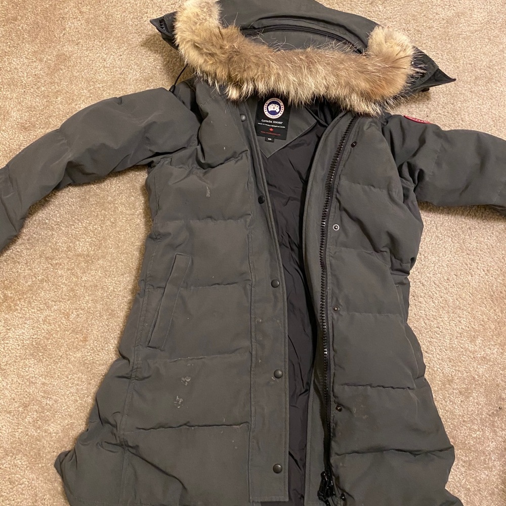 Authentic Canada Goose Jacket Size Medium (Women)